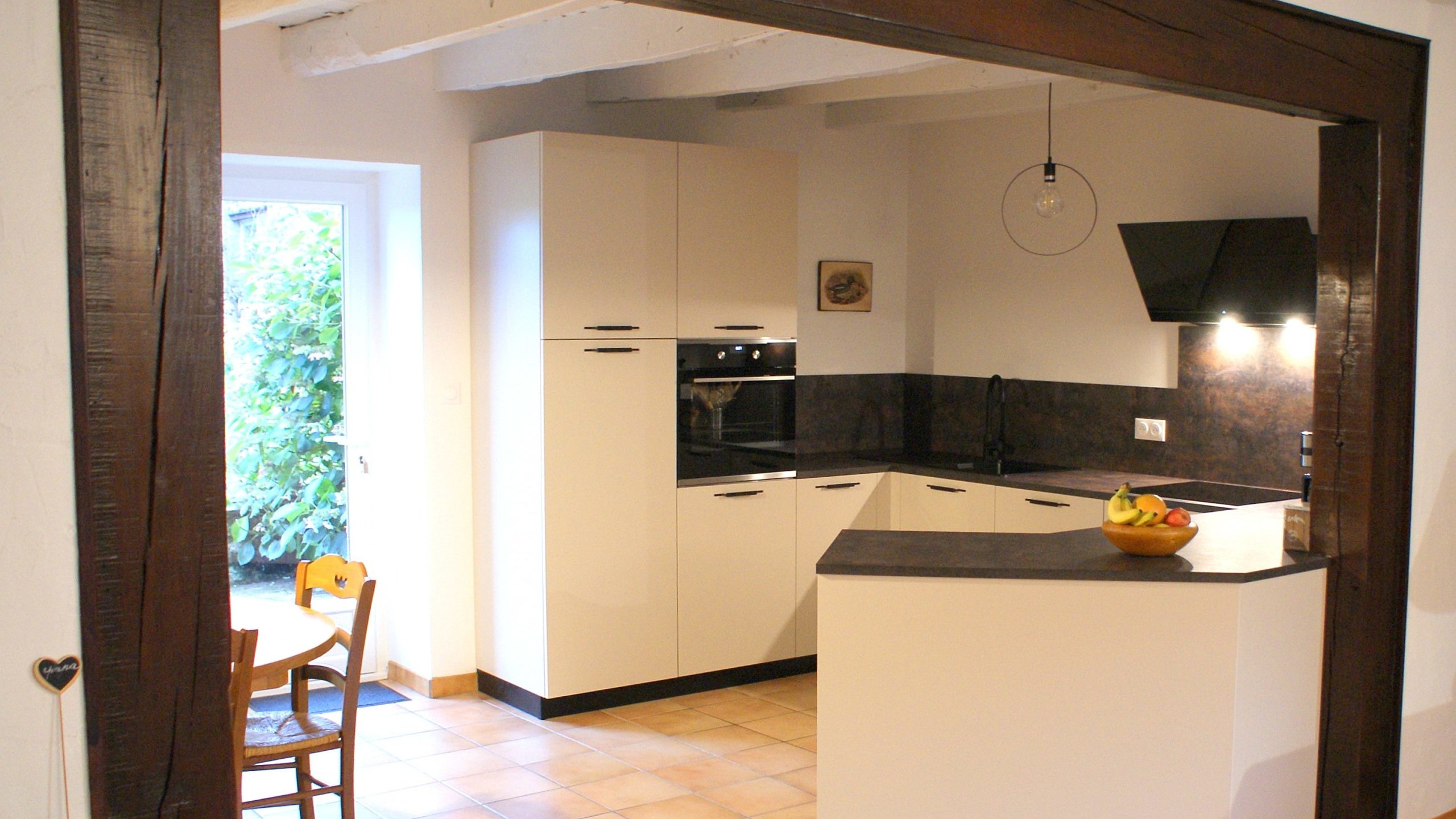 Cuisiniste Angouleme, cuisine moderne et épurée. Projet réalisé en Haute-vienne.