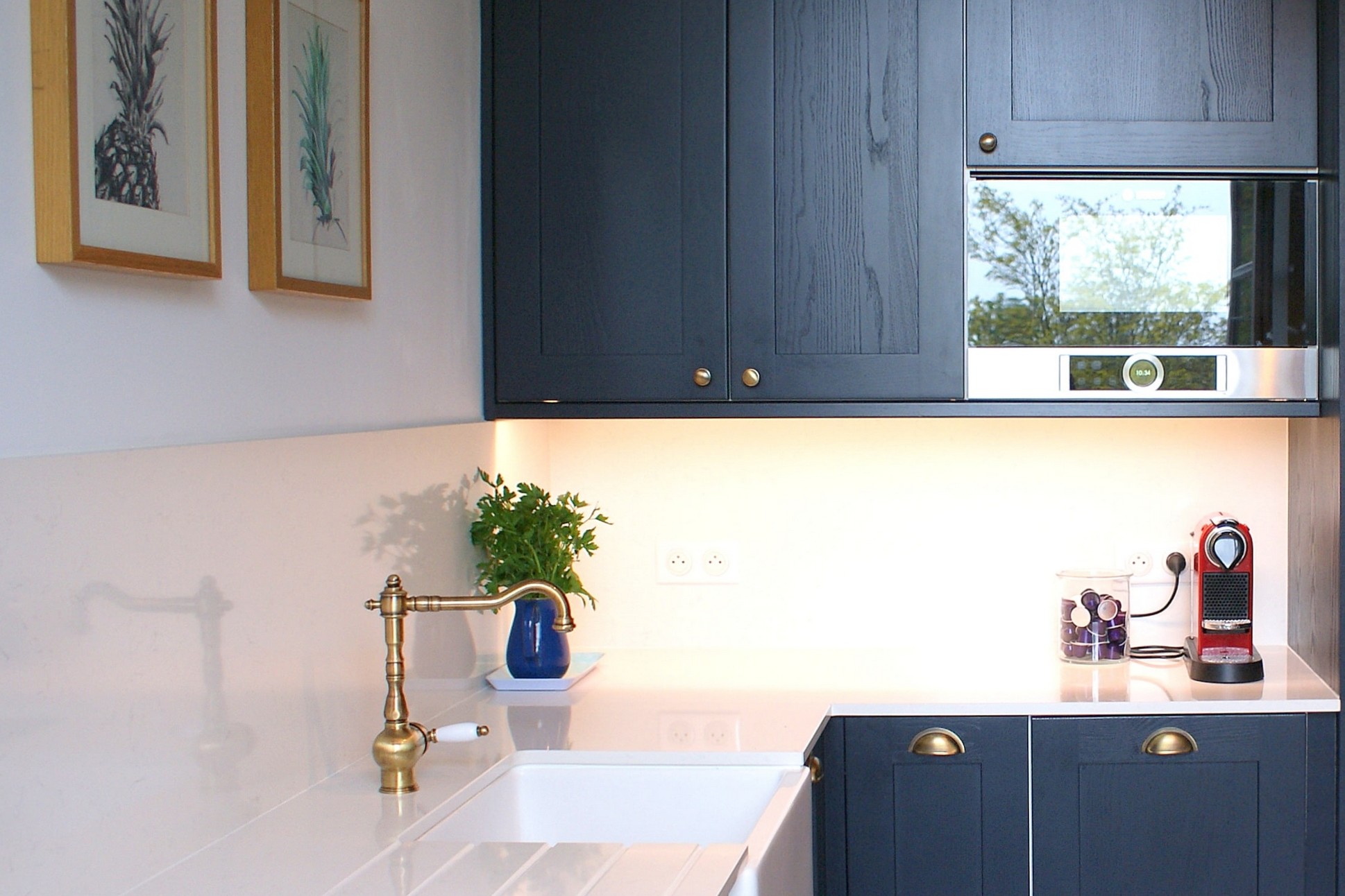 Cuisine a cadre avec plan de travail Silestone Miami Vena Cosentino