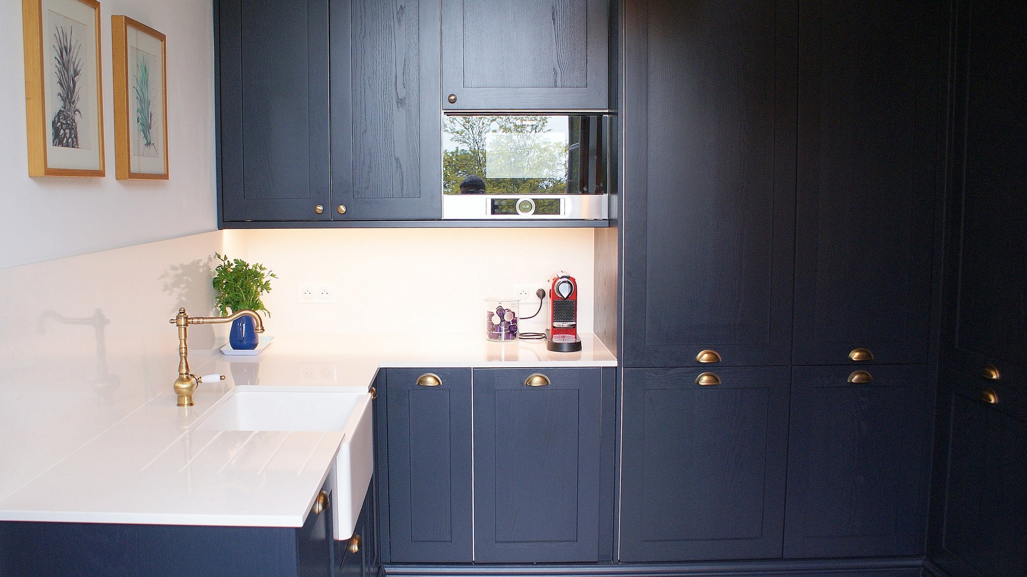 Cuisine a cadre avec plan de travail Silestone Miami Vena Cosentino