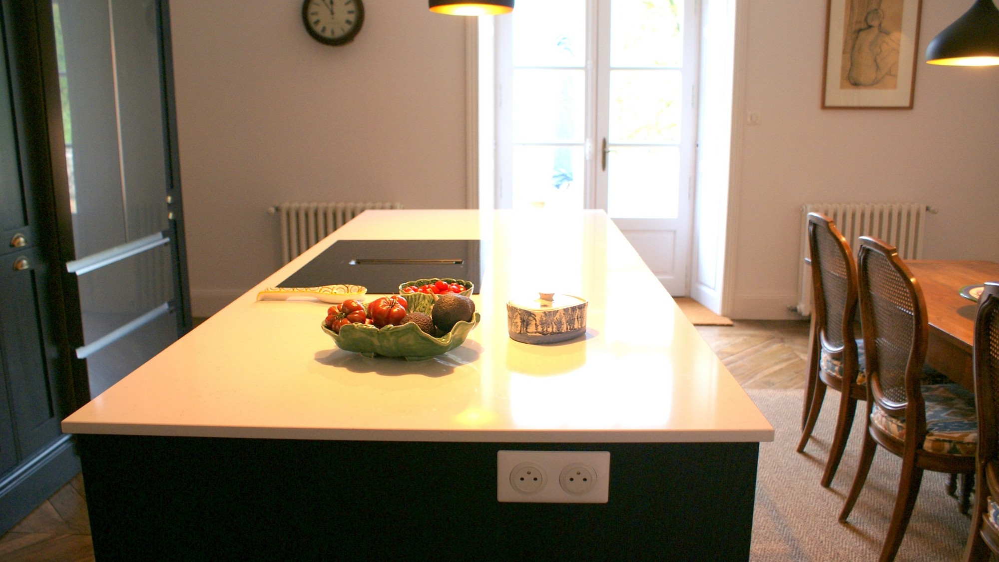 Cuisine a cadre avec plan de travail Silestone Miami Vena Cosentino